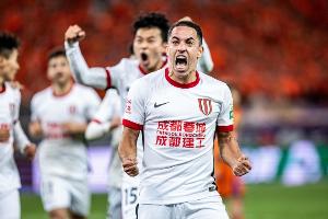 连克泰山、海港、申花，登顶积分榜榜首的蓉城终于露出冠军相