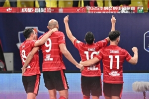今晚成都蓉城主场1-0上海申花，蓉城来到了积分榜榜首的位置！